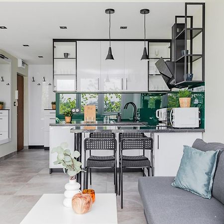 Superapart Saska 48A, Sleek 6Th-Floor Studio With Balcony & Elevator Access Varşovia Exterior foto